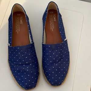 Toms. Classic flats. Denim blue with white polka dots.    Women’s Size 8 medium.